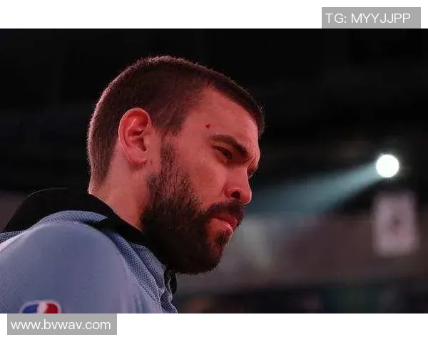 从巅峰到深渊自甘堕落的足球明星们的悲惨人生与反思