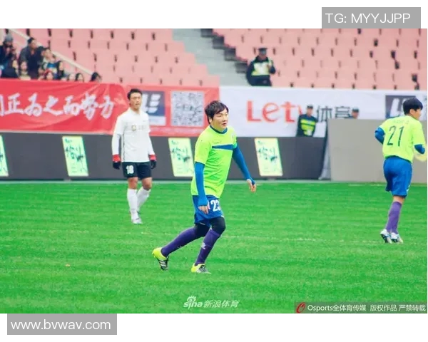 探讨当今足球明星中谁的幽默感最吸引人引发球迷热议